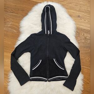 Vintage Black Hooded Zip-Up Jacket with White Accents And Mesh Pockets